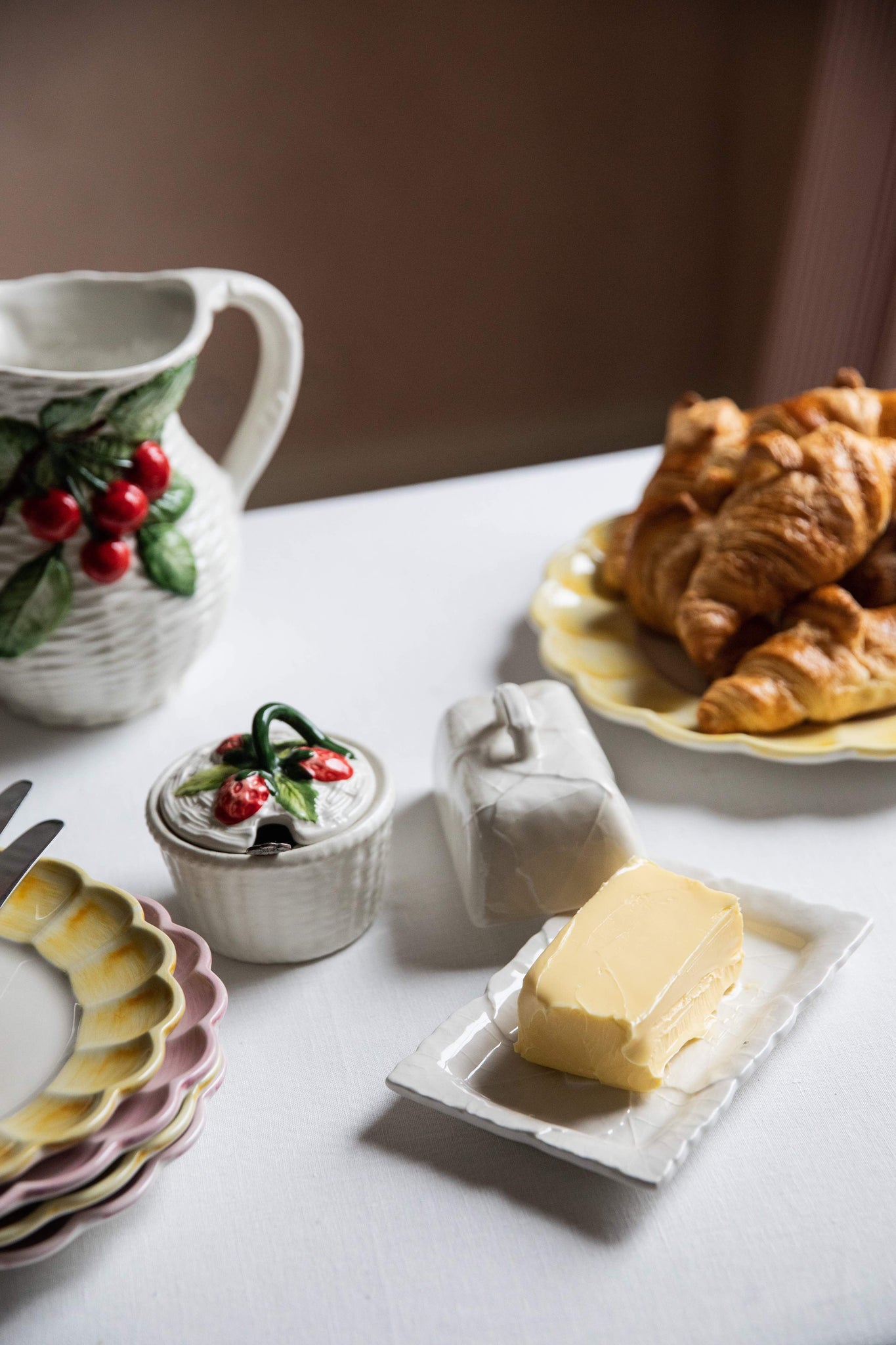 Edera Butter Dish, White - Skye McAlpine Tavola